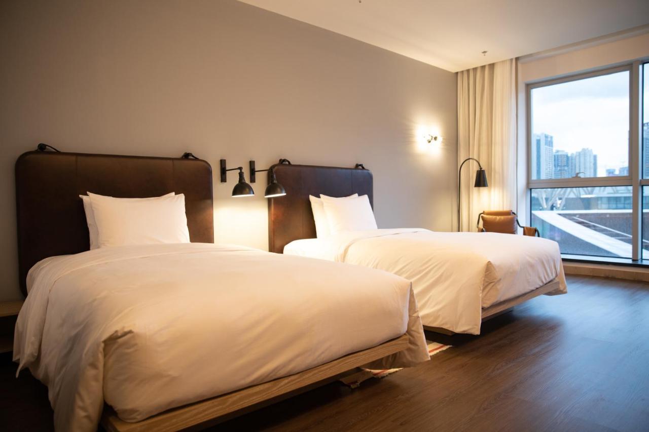Moxy Shenzhen North Station Hotel Екстериор снимка
