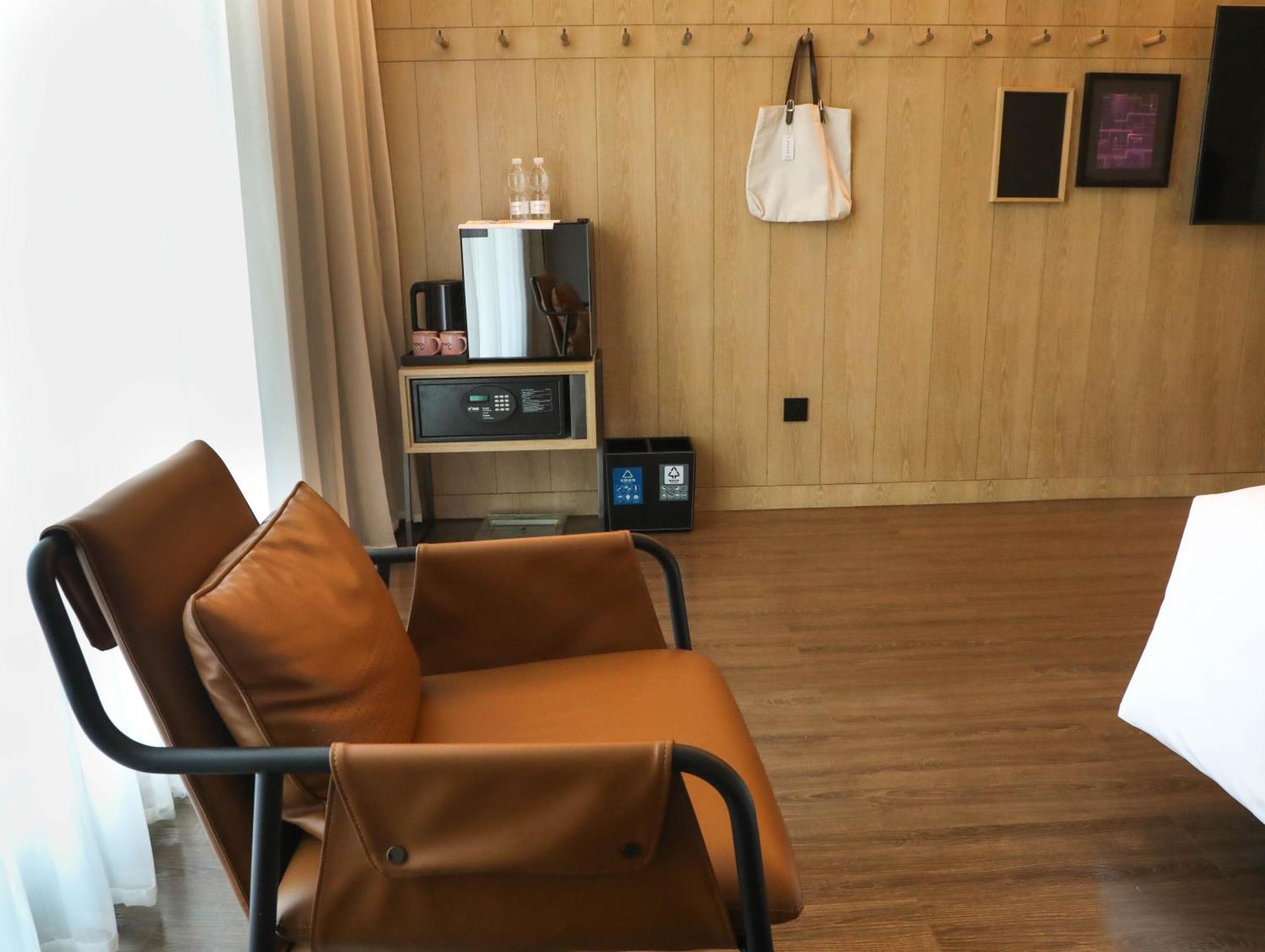 Moxy Shenzhen North Station Hotel Екстериор снимка