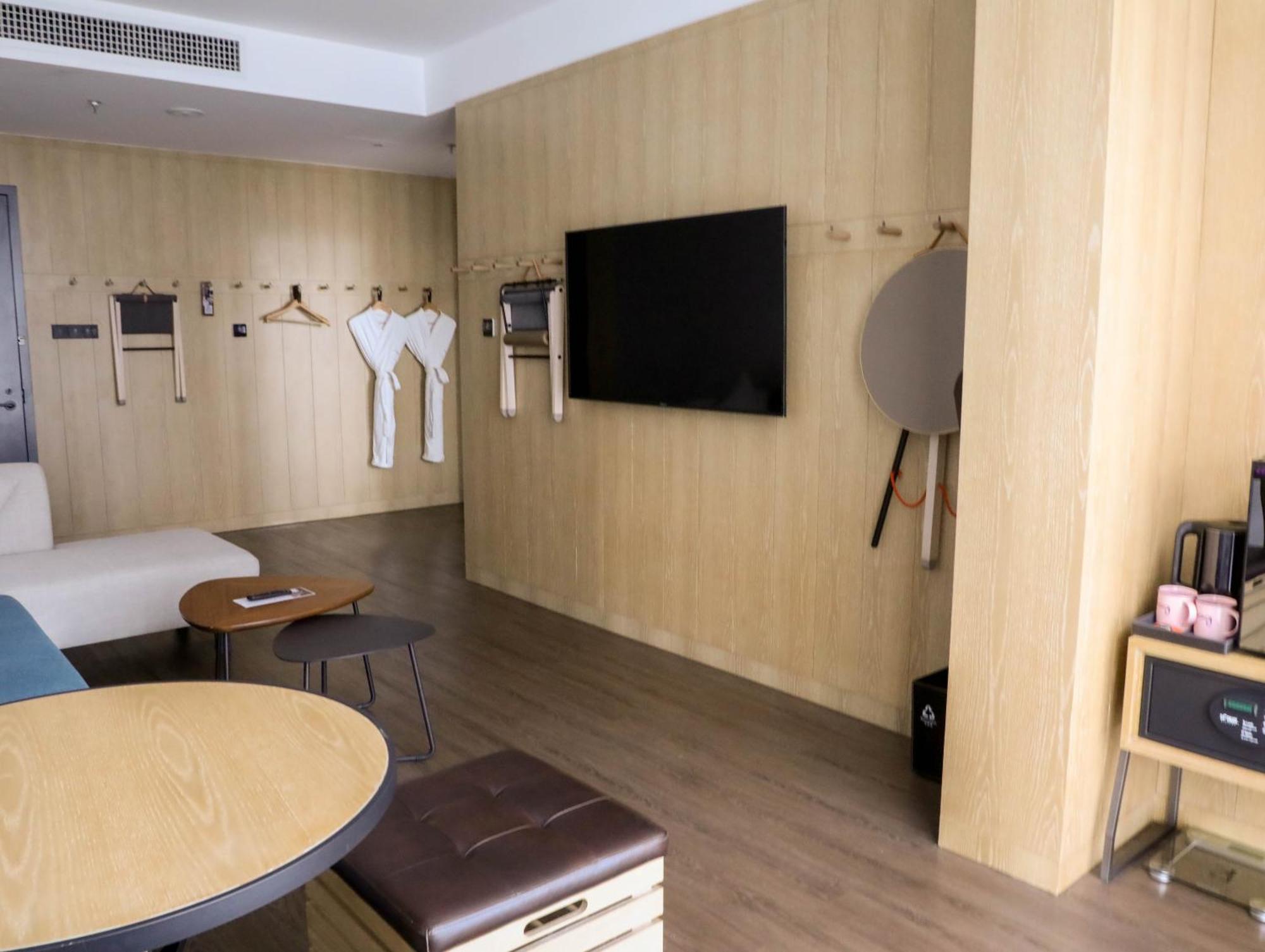 Moxy Shenzhen North Station Hotel Екстериор снимка