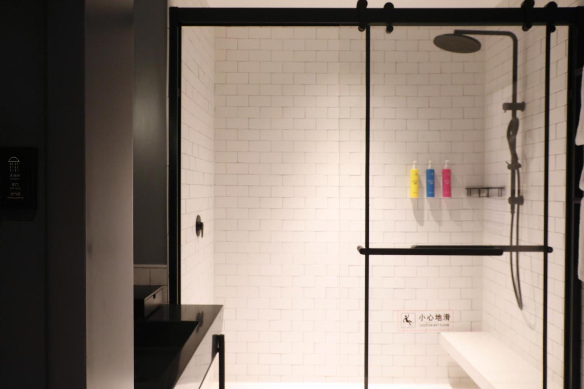 Moxy Shenzhen North Station Hotel Екстериор снимка