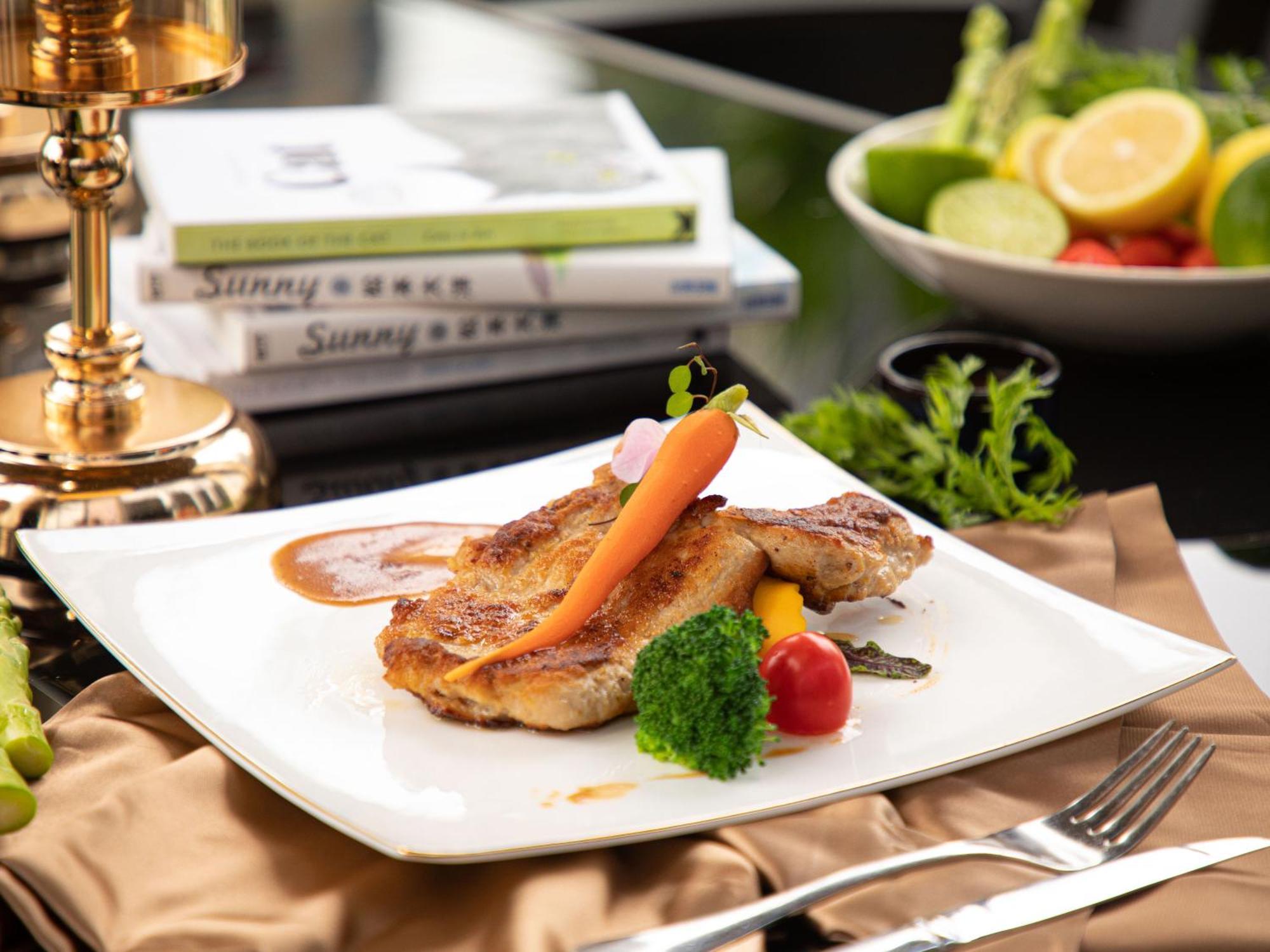 Moxy Shenzhen North Station Hotel Екстериор снимка